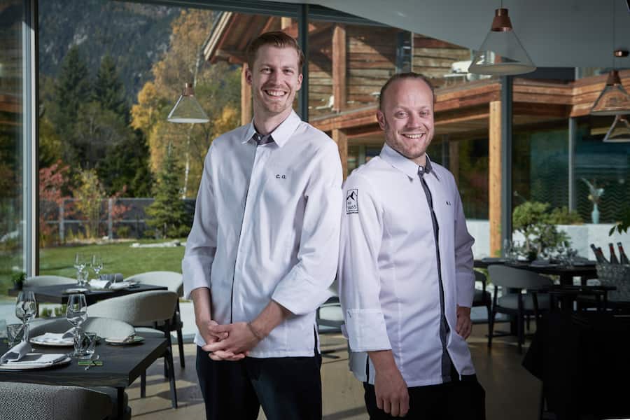 Champex lac, le 20 octobre 2021,Christophe Genetti et Mael Gross  nous accueille au restaurant 1465 du Club Alpin fraichement restauraurÃ©   Â© Sedrik Nemeth