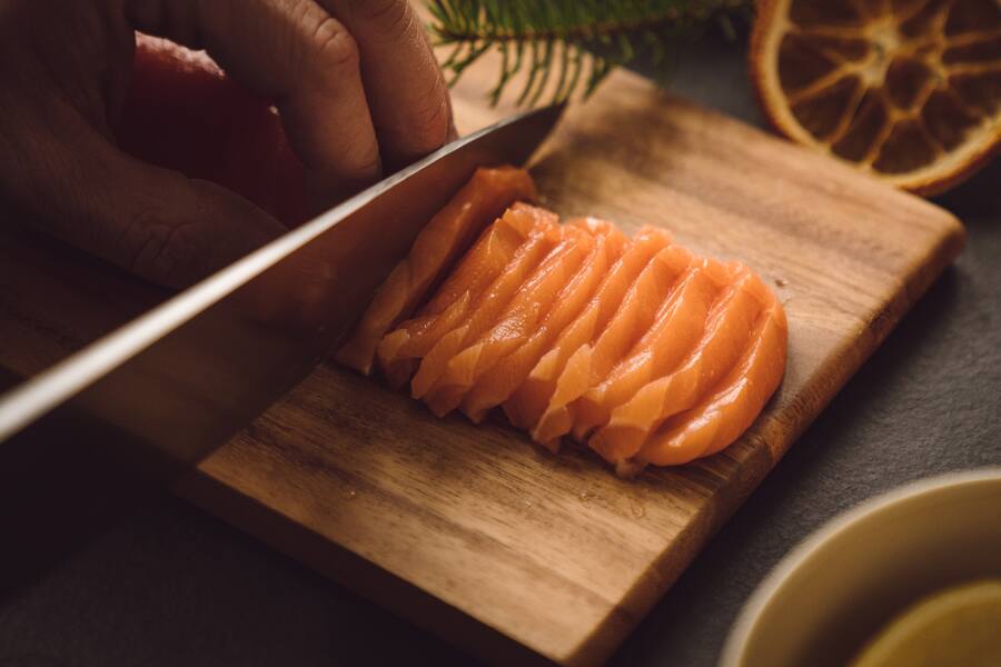 Lachs in Sashimi-Qualität von Luma Delikatessen für Fondue Chinoise