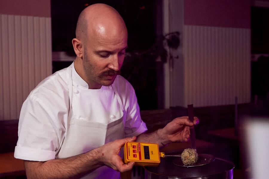 Markus Stöckle Semmelknödel Live-Cooking Züri isst vom Restaurant Rosi